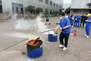 Read more about the article Company fire safety drill: Learn self-rescue and mutual rescue, jointly build a safety defense line